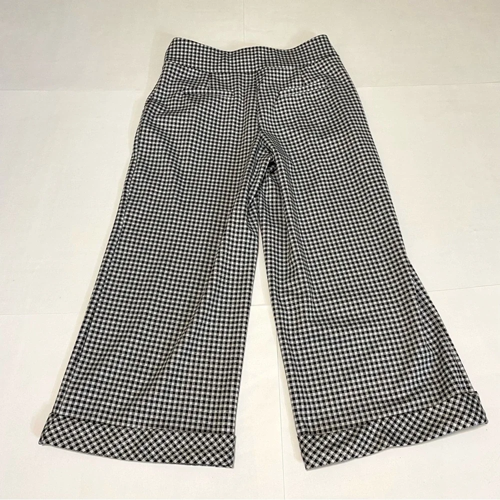 47. C Est. 1946 Black and White Checkered Women's Capris - Picture 9 of 10